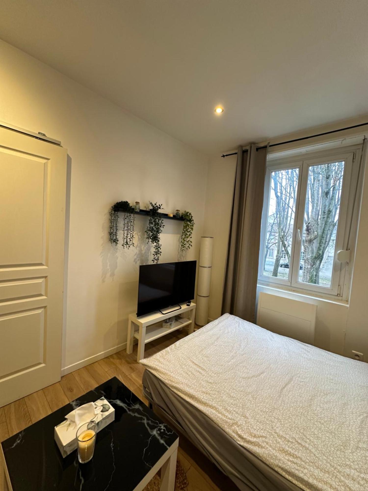 #7 Nouveau ! Studio rénové au centre ville Mulhouse Extérieur photo